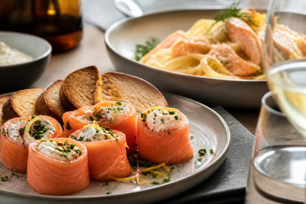 découvrez nos idées délicieuses avec du saumon fumé : recettes d'entrées savoureuses et plats gourmands pour toutes les occasions.